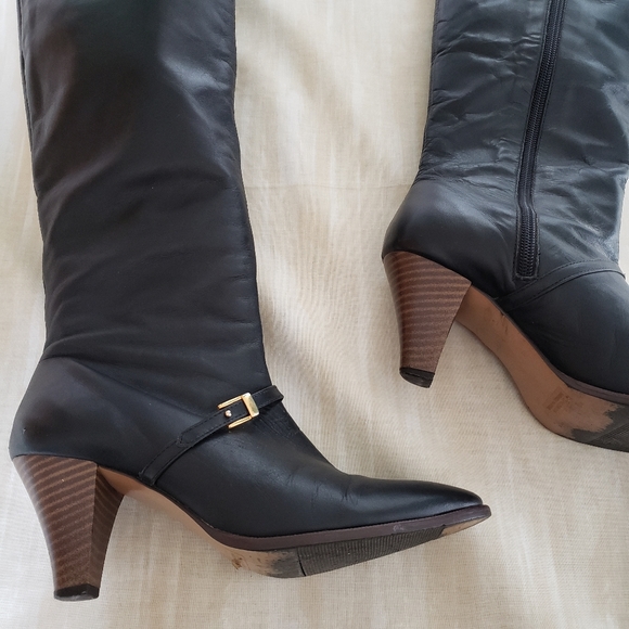 UO 7 black retro leather gold buckle boots - Picture 2 of 4